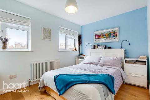 2 Telford Close, London, SE19 3AG