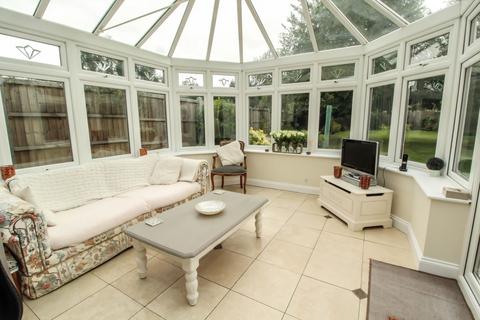 6 Holden Gardens, Warley, Brentwood, CM14 5AH