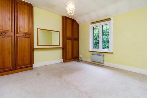 20 Lower Road, Loughton, IG10 2RT