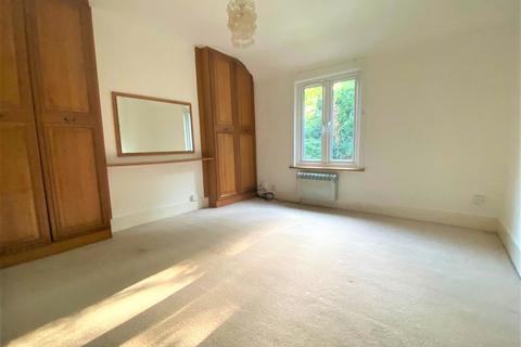 20 Lower Road, Loughton, IG10 2RT