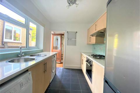 20 Lower Road, Loughton, IG10 2RT