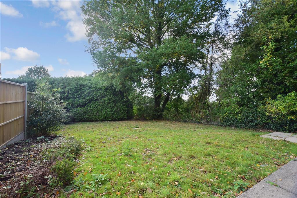 Turners Avenue, Tenterden, Kent 3 bed detached house £350,000