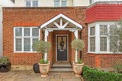 7 Queens Crescent, Richmond, TW10 6HG