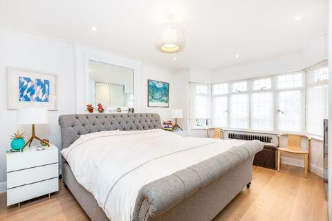 7 Queens Crescent, Richmond, TW10 6HG