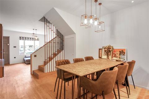 11 Beatrice Road, Richmond, TW10 6DT