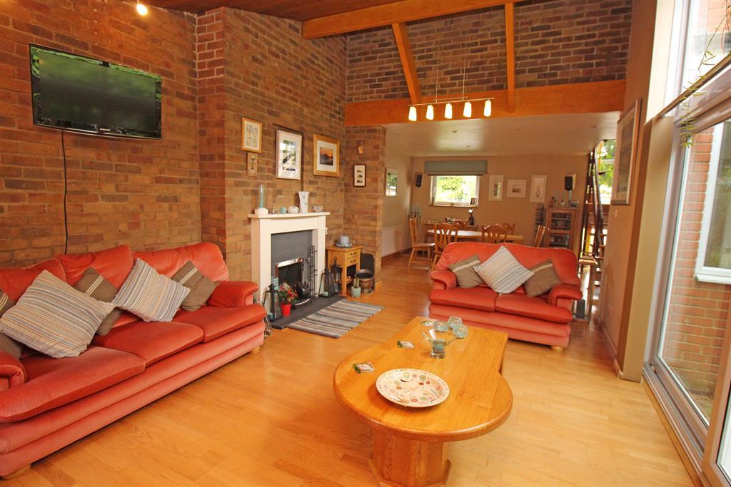 Whitney Drive, Stevenage, SG1 4BL 4 bed detached house £695,000