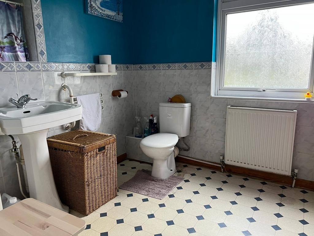 Upstairs bathroom