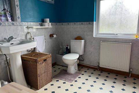 3 The Link, London, W3 0JW