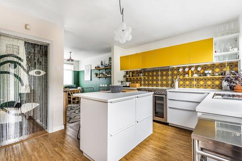 30 Carston Close, London, SE12 8DZ