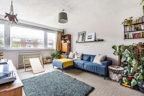 30 Carston Close, London, SE12 8DZ