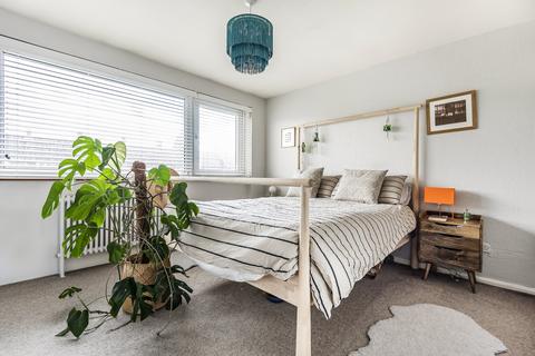 30 Carston Close, London, SE12 8DZ