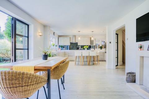 Beech House The Meadows, Ingrave, Brentwood, CM13 3RL