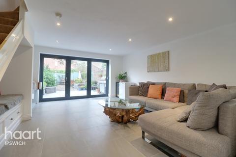 29 Salmet Close, Ipswich, IP2 9BA