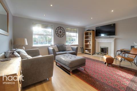 29 Salmet Close, Ipswich, IP2 9BA