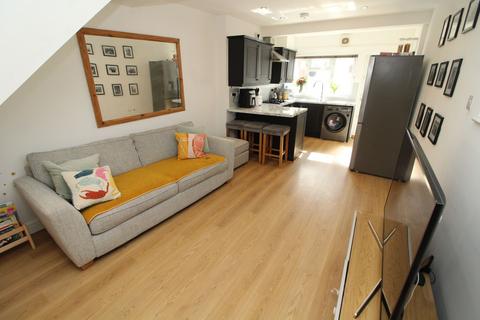 3 bedroom end of terrace house for sale - Caldecote Street, Newport Pagnell.