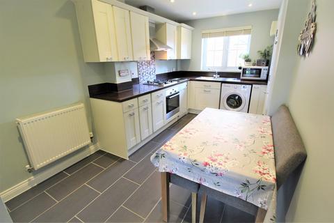13 Derisley Close, Byfleet, West Byfleet, KT14 7QA