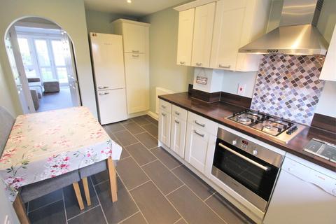 13 Derisley Close, Byfleet, West Byfleet, KT14 7QA