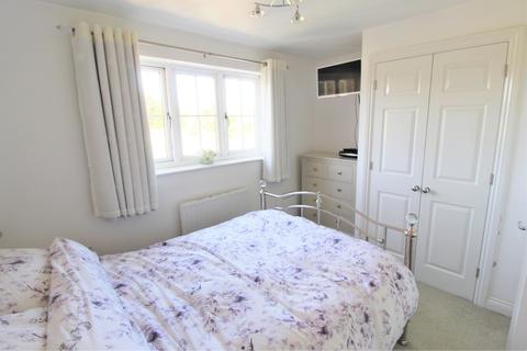 13 Derisley Close, Byfleet, West Byfleet, KT14 7QA