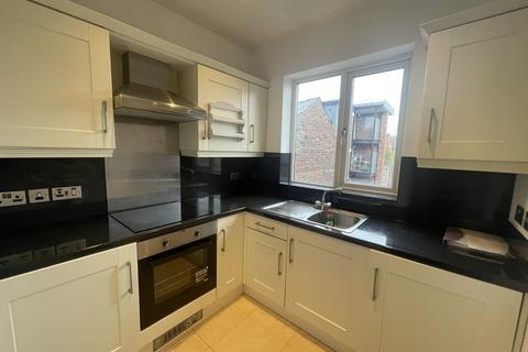 2 bedroom flat to rent, Wilmslow Road, Cheadle