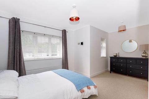 6 Kemsing Close, Bexley, DA5 1JH