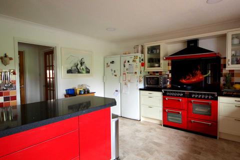 3 Aysshton Gardens, Callington, PL17 7DW