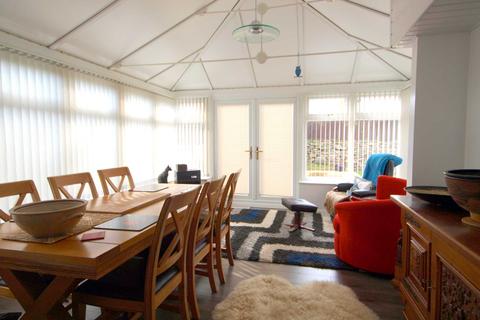 3 Aysshton Gardens, Callington, PL17 7DW