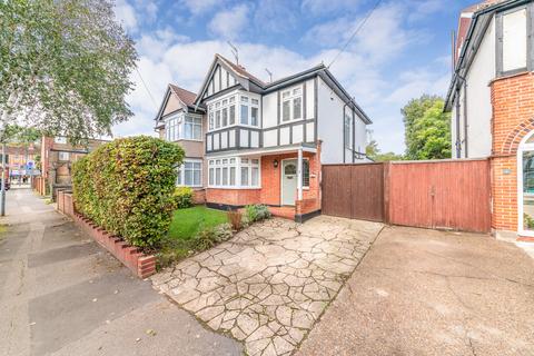 3 Abbotsbury Gardens, Pinner, HA5 1TA