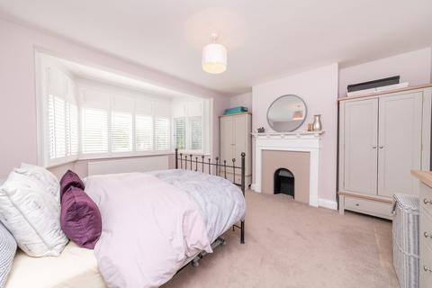 3 Abbotsbury Gardens, Pinner, HA5 1TA