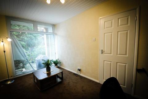 23b Lyndhurst Way, Istead Rise, Gravesend, DA13 9EN