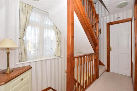 7 Cherry Gardens, Billericay, CM12 0HA