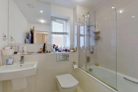 14 Meadowview Road, London, SW20 9AN