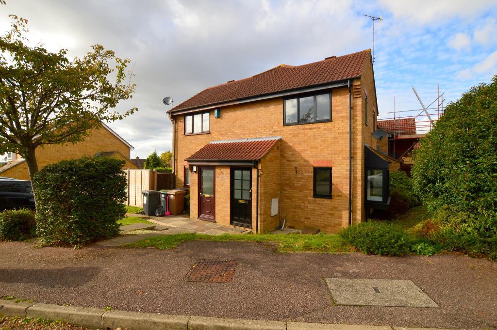 Pomeroy Grove, Bushmead, Luton... 1 bed house £185,000