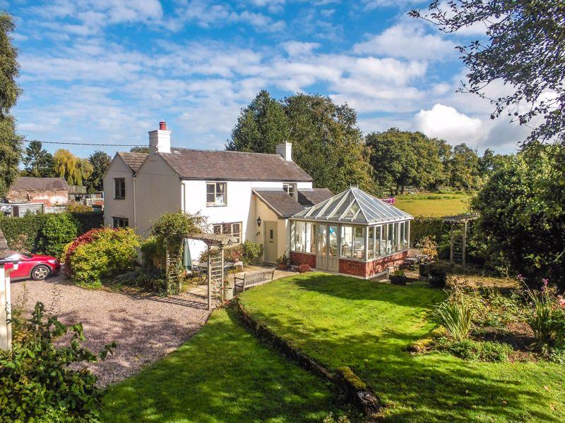 Rosehill Road, Market Drayton 3 bed detached house £340,000