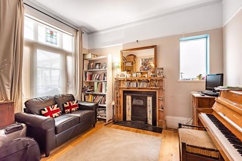 21 The Crescent, Belmont, Sutton, SM2 6BP