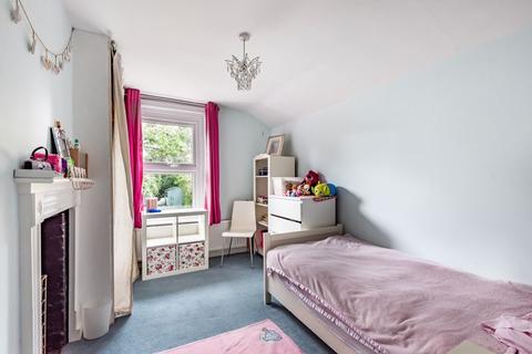 21 The Crescent, Belmont, Sutton, SM2 6BP