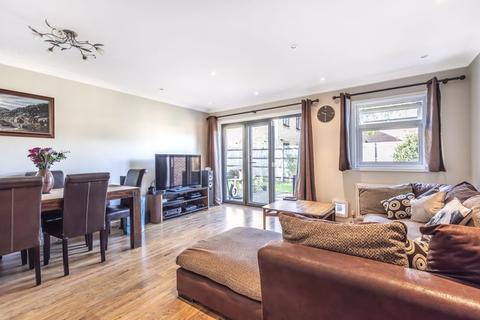 2 Hanover Close, Sutton, SM3 9SL