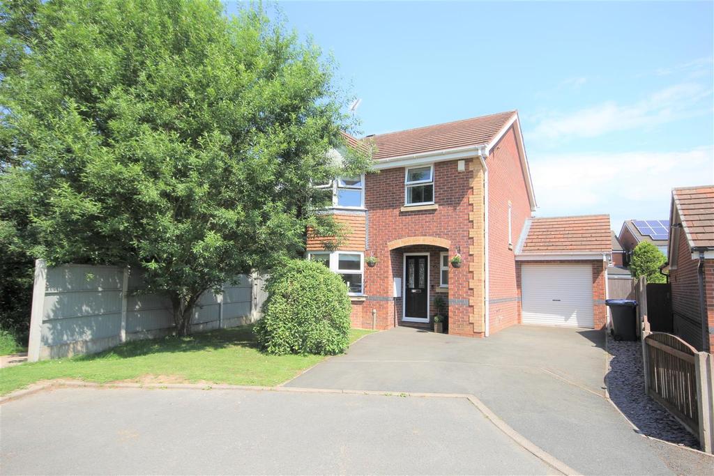 Millstream Close, Cheadle, 4 bed detached house £300,000