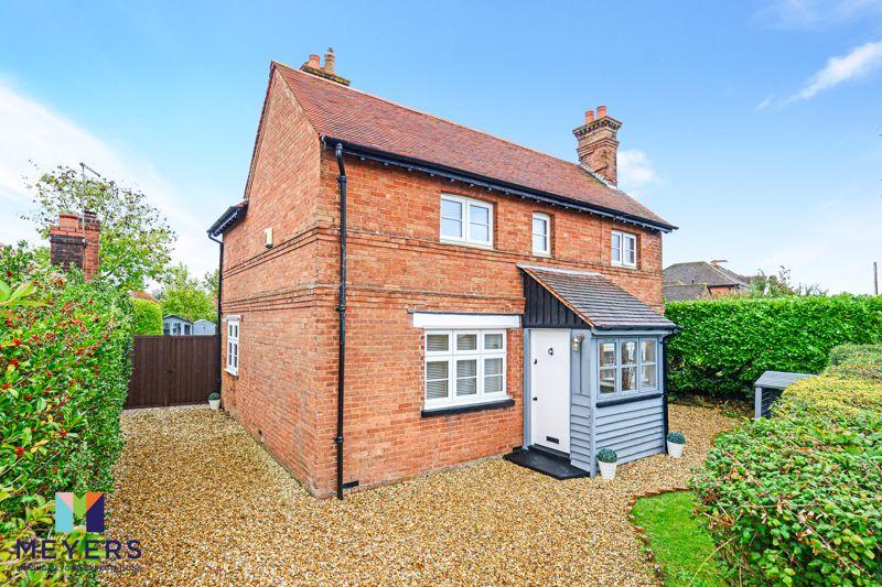 Darbys Lane, Oakdale, Poole, BH15 3 bed detached house £425,000