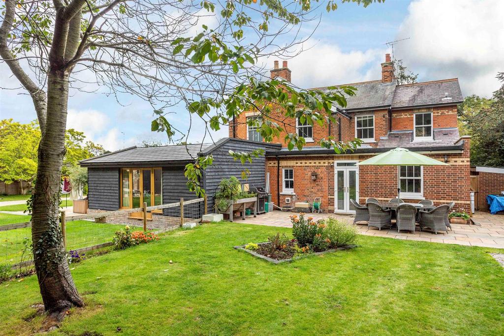 Main Road, Margaretting, Ingatestone 4 bed semidetached house £650,000