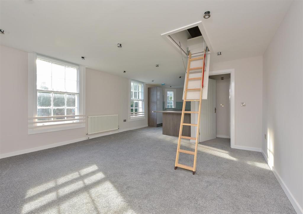 Apartment 5 001.jpg