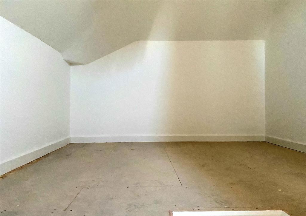 Apartment 5 016.jpg