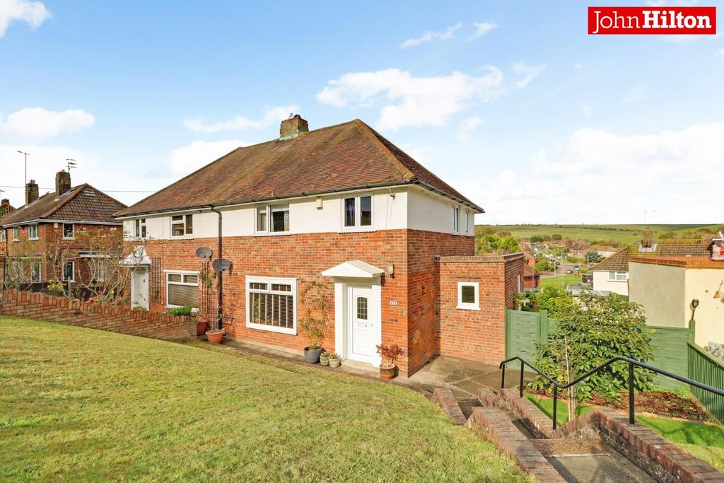 Auckland Drive, Brighton 3 bed semidetached bungalow £350,000