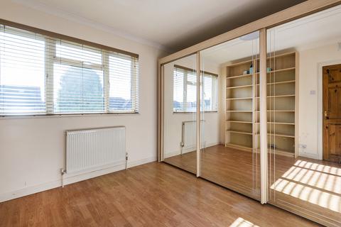 12 Abbotts Walk, Bexleyheath, DA7 5RJ