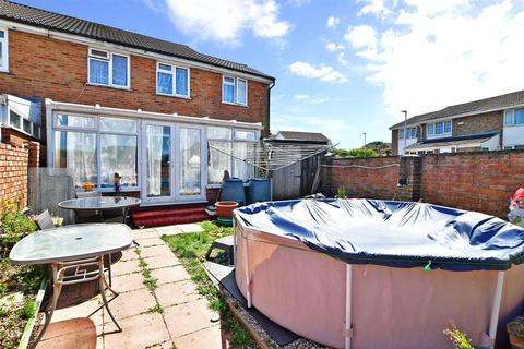 54 Cranleigh Drive, Whitfield, Dover, CT16 3NL