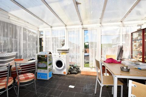 54 Cranleigh Drive, Whitfield, Dover, CT16 3NL