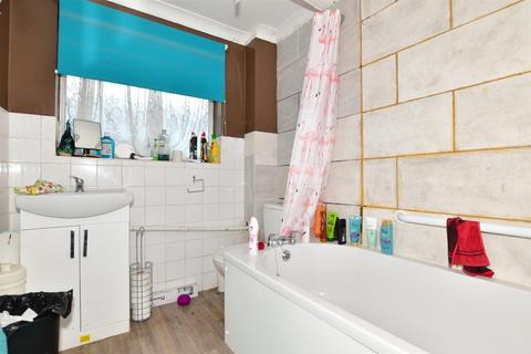 54 Cranleigh Drive, Whitfield, Dover, CT16 3NL