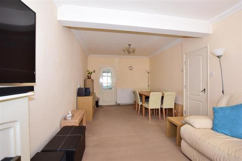 96 Cuxton Road, Rochester, ME2 2JA