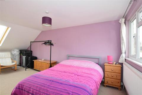 96 Cuxton Road, Rochester, ME2 2JA