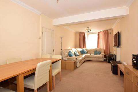 96 Cuxton Road, Rochester, ME2 2JA