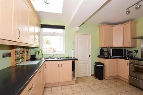 96 Cuxton Road, Rochester, ME2 2JA